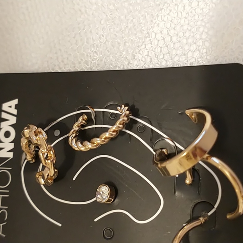 6 Piece Gold Earring Set! - Picture 4 of 9